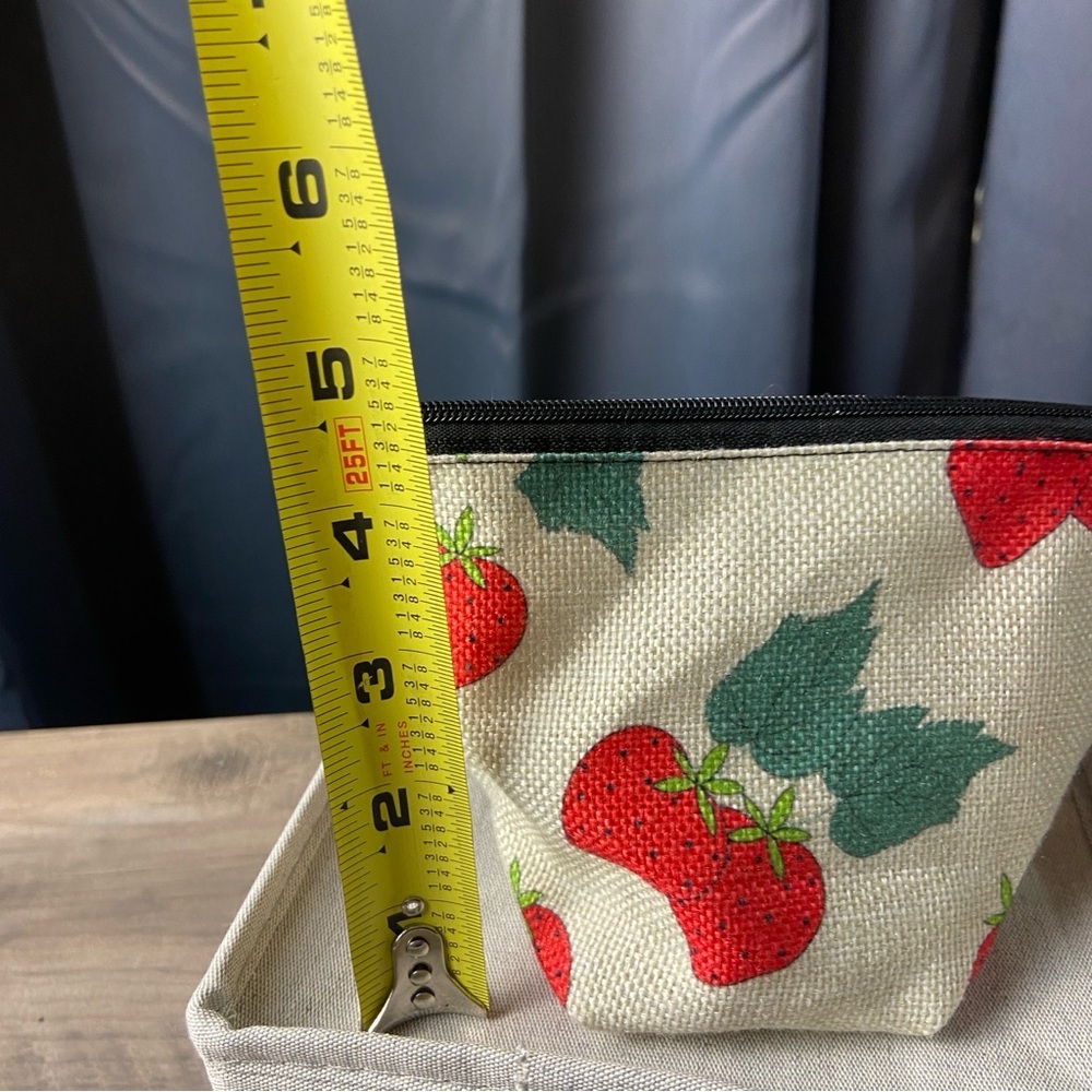 Strawberry Print Cream Pouch - Picture 5 of 6